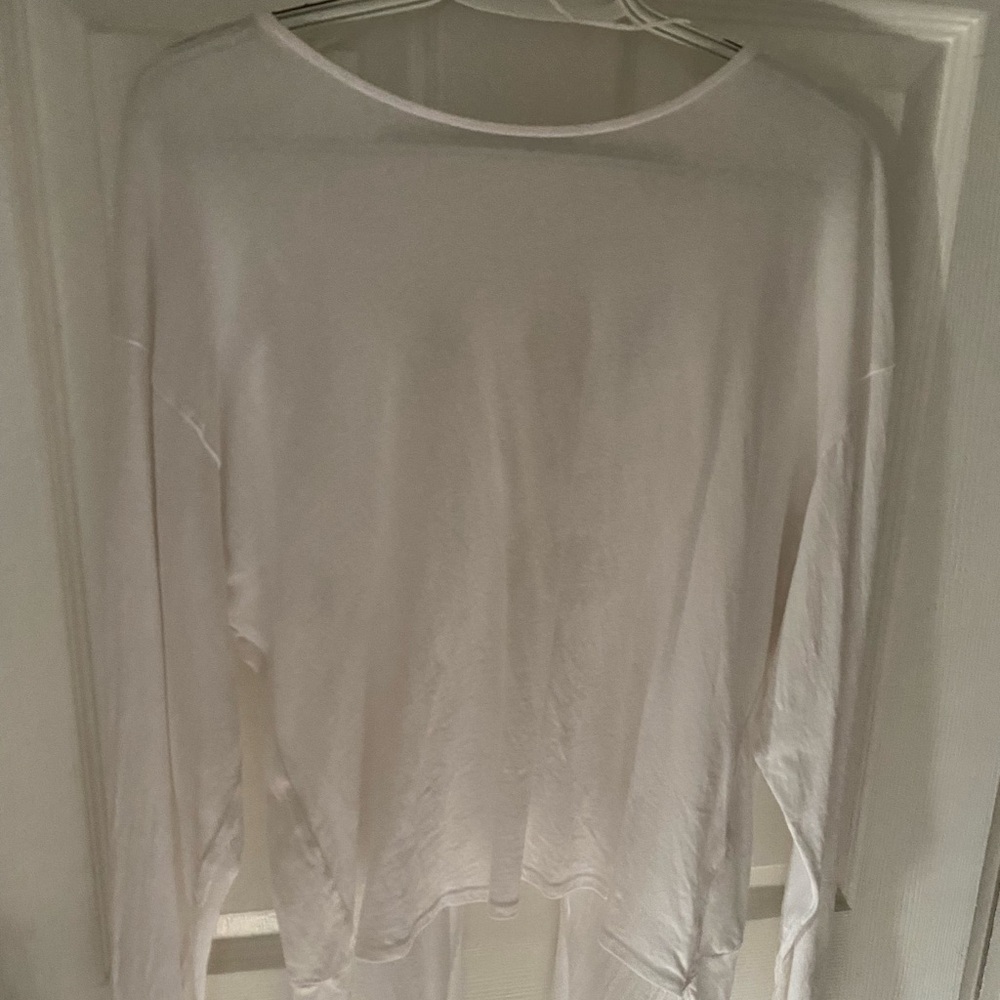 Gorgeous white Zara shirt. Open in the back w/38 inch sashes for a big bow.